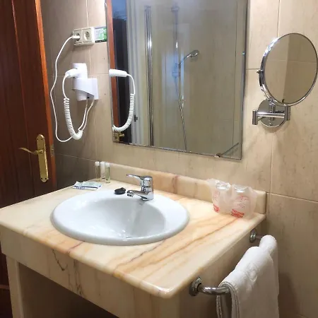 Hotel Josein 2*