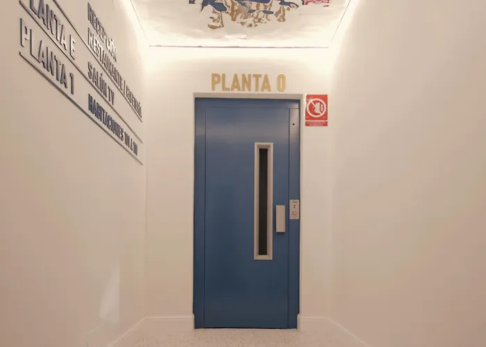 ホテル Josein コミージャス