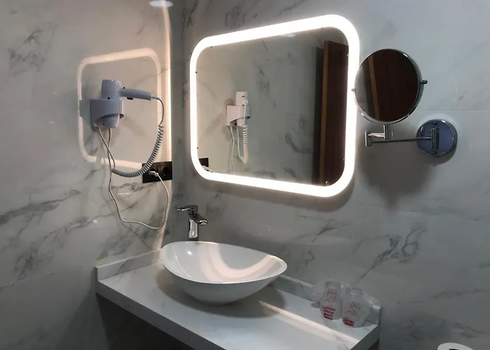 Josein 2* コミージャス